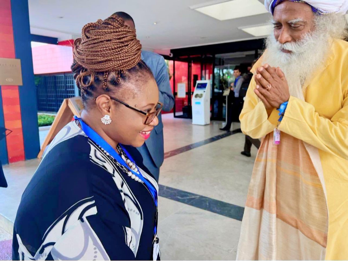 Fatiiche's tweet photo. 03 Septembre: Date d’anniversaire du Sage Sadhguru 

Une éminente personnalité d’une humilité sans précédent. Fervent défenseur des causes justes, militant pour la protection de l’environnement, motivateur et bien d’autres casquettes.

#Sadhguru
#FatoumataChérif @SadhguruJV https://t.co/m89X41WGeC