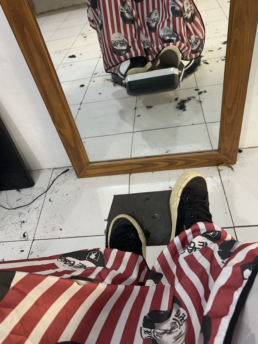 ferri_hardjoss's tweet photo. cuma lagi pangkas rambut, ga lagi pangkas uang negara kok. https://t.co/yTcV7HtiKy