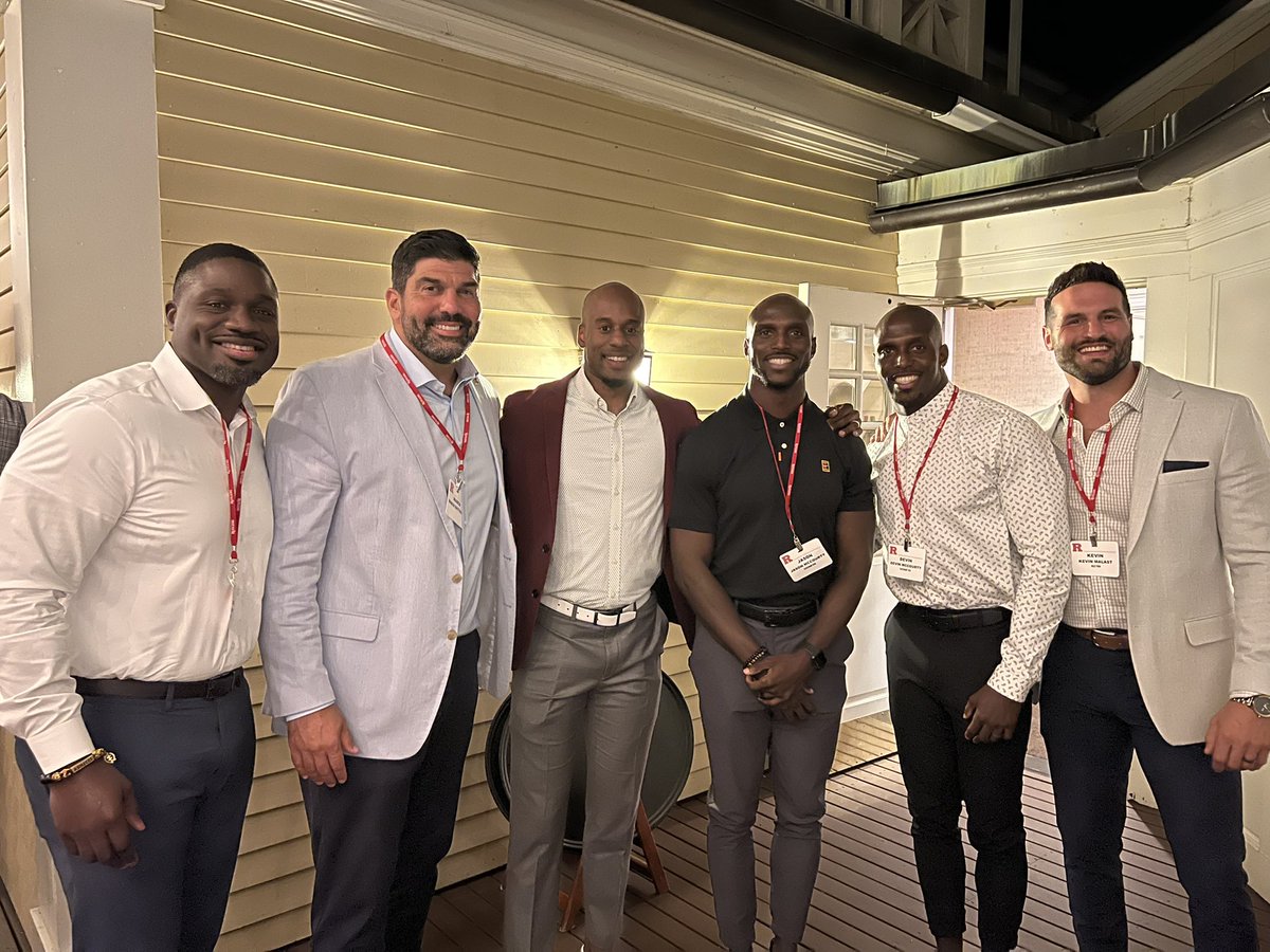 tucksh4's tweet image. Great night in Boston! Two events + Two locations = @R_Fund and @RUAthletics are cranking up the dial! It’s go time #RUnation to #AdvanceRutgers Special thanks to the Brown’s for the warm hospitality, the FB brotherhood @McCourtyTwins @KevinMalast @C_Quaye @marcobatt81 and fans!