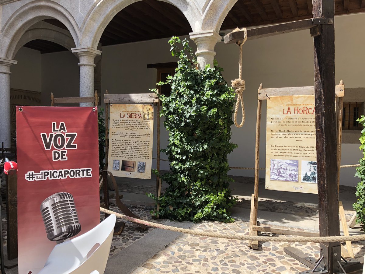 JavierPerezARGI's tweet photo. Darío Sánchez es el presidente de la de la asociación @EsgrimaHistAv. Hablamos con el en #ElPicaporte sobre este deporte y la exhibición que está a punto de dar comienzo en #ÁvilaMedieval25. 
Atentos a lo que nos cuenta en @esradio_cyl 🎙🎙

#EsRadioCyL @Avila_Turismo https://t.co/cjmeKb0x2A