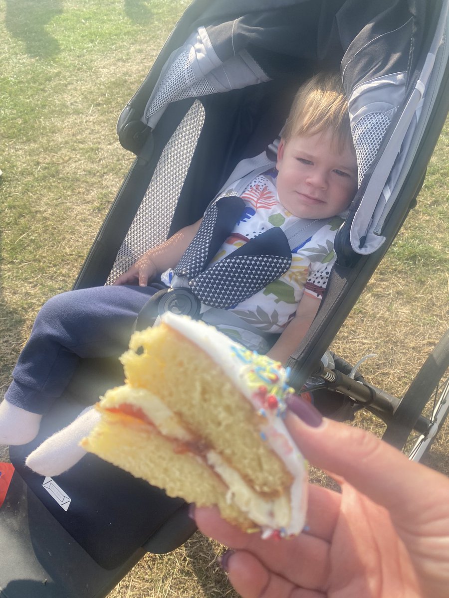 binkybunny7's tweet photo. My 316th @parkrunUK at Hastings High School to celebrate @DanielC87327297 250th different parkrun venue 👏🏻👏🏻👏🏻 Tough course with a running buggy but pleased to have ran it 3 mins faster than 1.5 months ago #BuggyRunning #SlowlyImproving 👶🏻🥳🍰 https://t.co/Ra9htQMmdG
