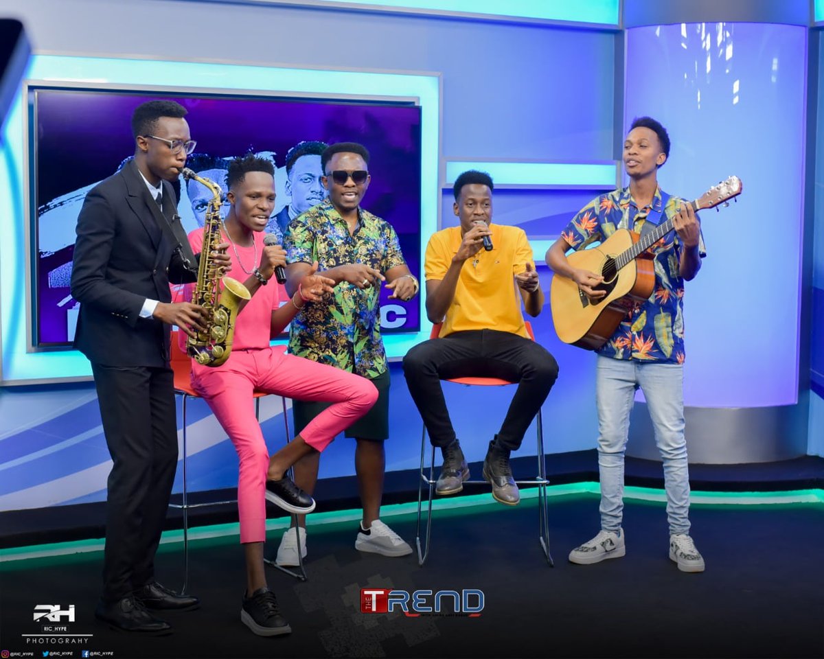 LezikiMusic's tweet photo. Weekend mode ... #leziki #lezikimusic #vijanawaleziki https://t.co/9c23jngaTs