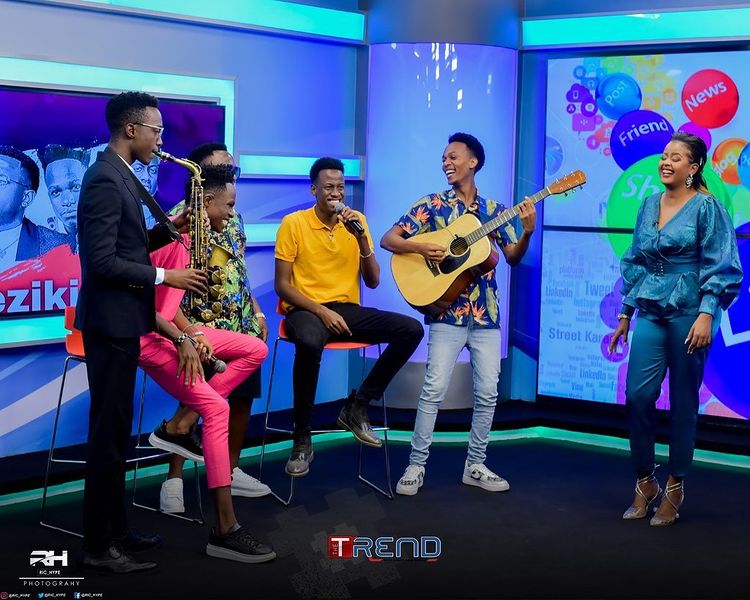 LezikiMusic's tweet photo. Weekend mode ... #leziki #lezikimusic #vijanawaleziki https://t.co/9c23jngaTs