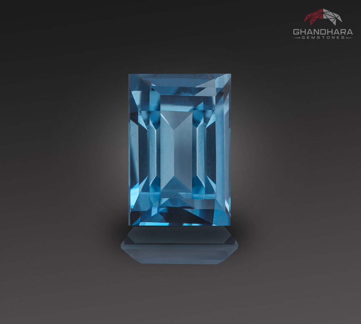 gandaraheritage's tweet photo. Unique Deep Blue Topaz Gemstone From Africa 💙💙
Weight 17.56 carats
Dimensions 17.1 x 11.8 x 9.2 mm
Treatment Heated
Origin Africa
Clarity Loupe clean
Shape Rectangular
Cut Emerald Cut
#Topaz #swissbluetopaz #topazgem #topazstone #jewellery #uk #australia #europe https://t.co/V68DzsOQG5