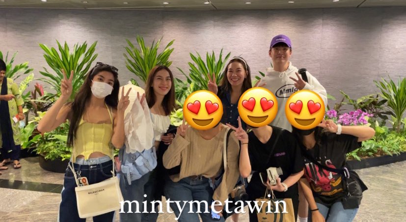 mintymetawin's tweet photo. neng looks like the high school basketball captain that everyone has a crush on 😭💖 

thank you for letting us take pictures with y’all hehe have a safe flight!☺️ https://t.co/ka3P42XMmB