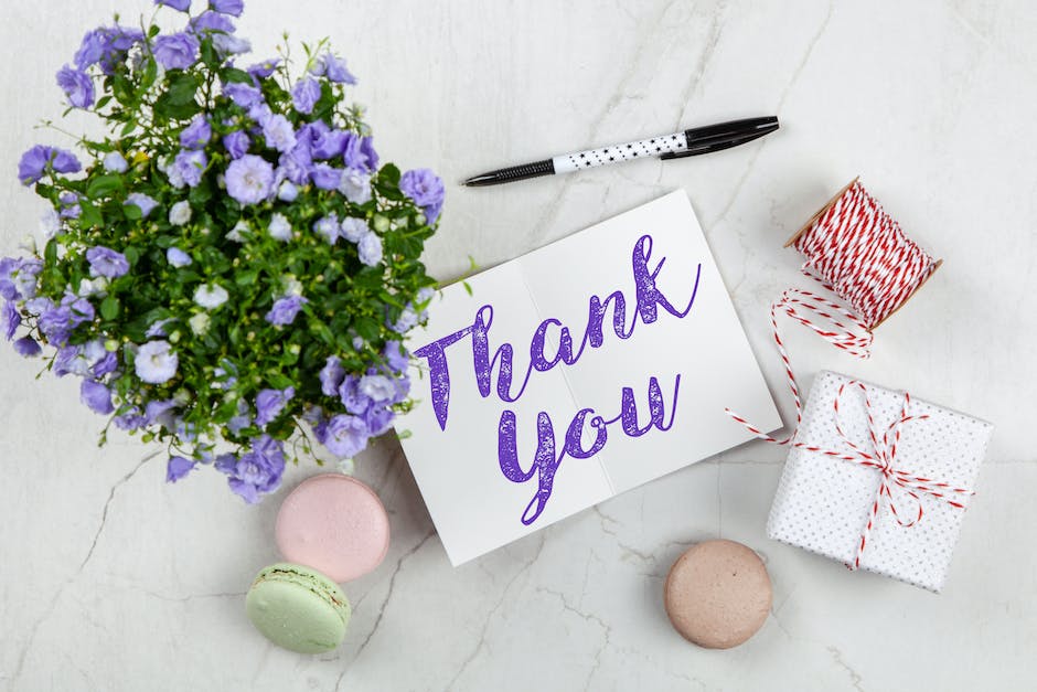 LucySeifert's tweet photo. Never reject a compliment. You may not get another! Show appreciation and thank the compliment giver. #lifecoaching #assertiveness #assertivenesscoaching https://t.co/zpRCa1ipDh https://t.co/GZsnNIPhtd