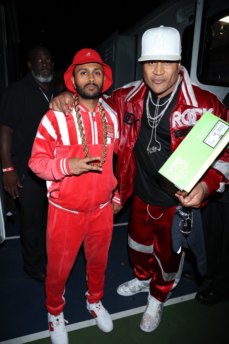 jeevzb90's tweet photo. Jeevz B and LL Cool J @llcoolj #jeevzb #llcoolj #ladieslovecooljames #unclel #emcees #rockthebellsfestival2022 #foresthillsstadium #queensny https://t.co/wCWKTIUIlb