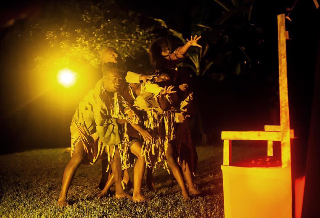 LycaLinca's tweet photo. Création du spectacle « KITI » du chorégraphe Congolais MARC LEGRAND, sur la place du pouvoir et de l’autorité dans une société.   
 Création de : IWACU Danse Compagny  
                 
Chorégraphe : Marc LEGRAND  
Régie lumière et scénographie : Linca Lyca   MUGISHA https://t.co/Pp14CAMcyw