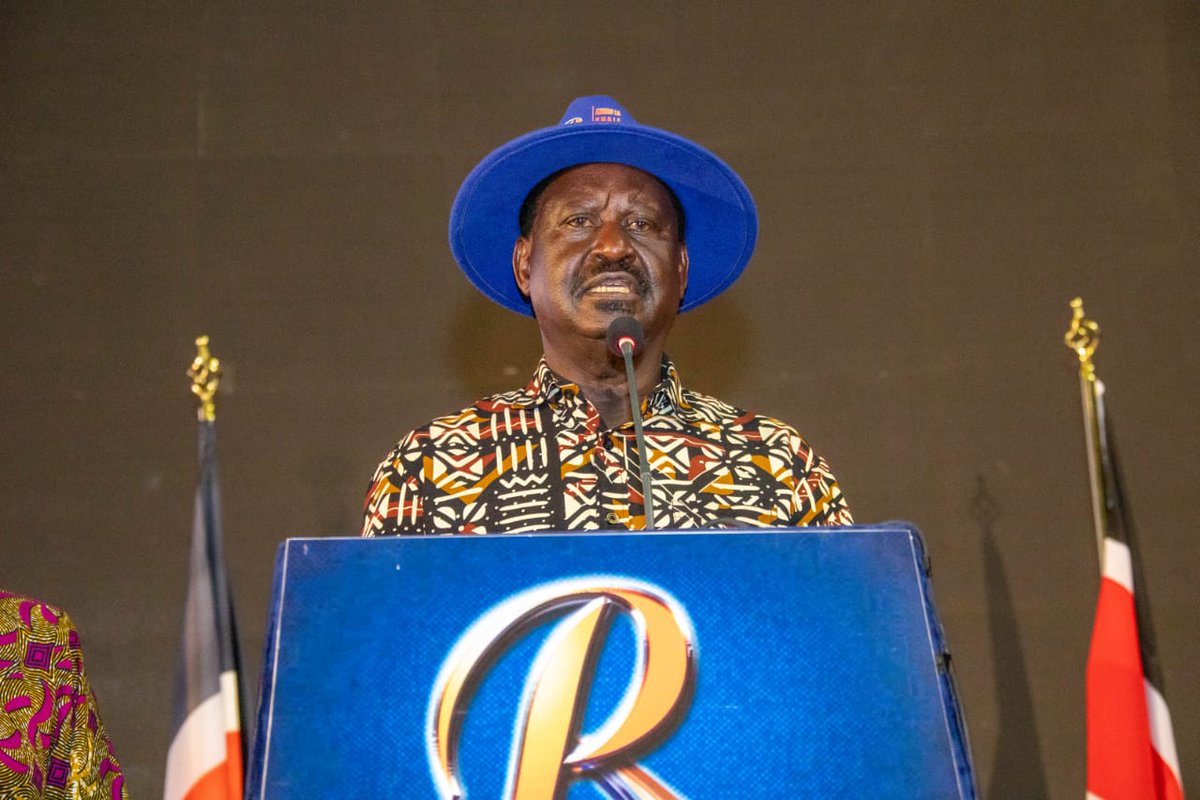 Kevo_Eight's tweet photo. Between the two, who do you think won the elections?

Like ❤ for @WilliamsRuto

Retweet for @RailaOdinga 

Bondo Ruto Raila Wllis Otieno Fake account Atwoli #AkissForMwilu KIEMS Kiraitu Murungi #MasculinitySaturday Gilgil Thika #SupremeCourt SCOK Donald Kipkorir Nyanza GOAT https://t.co/MB2w2JUlFT