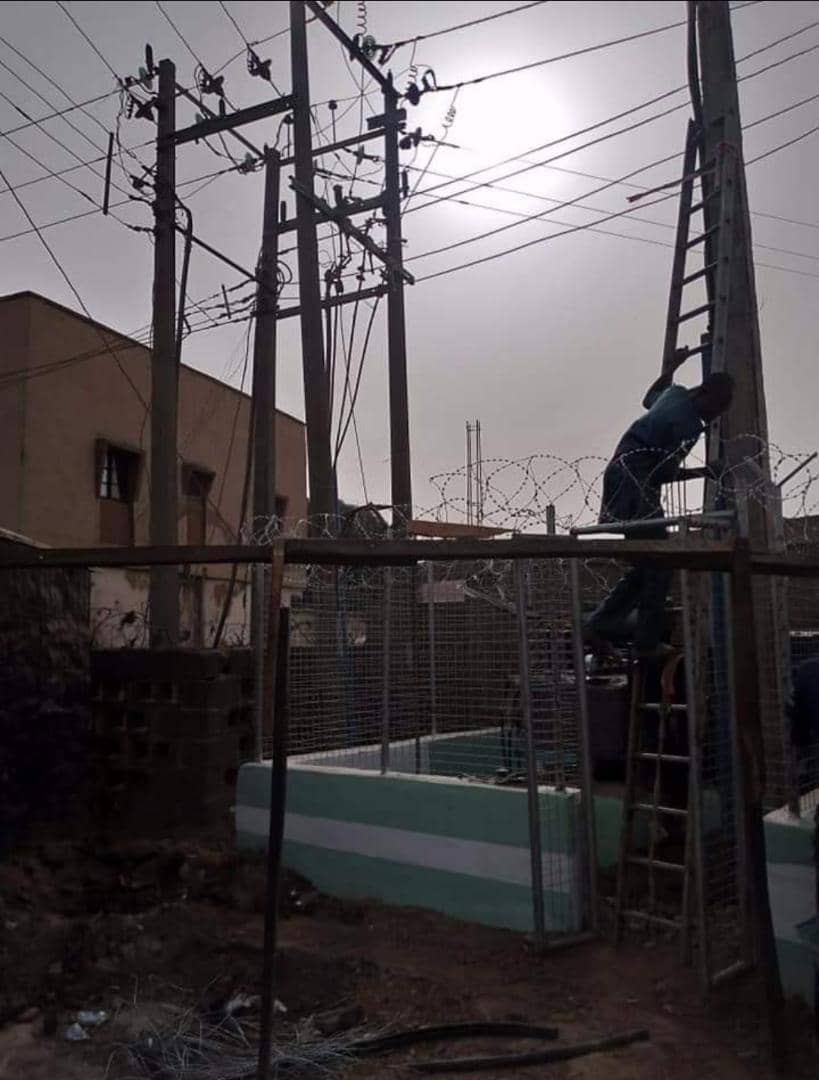 AminuAbuzayd's tweet photo. PROJECT TEN

#Kwariproject65
#Kwariatwork
Supply and Installation of 300 KVA transformer at Danmagaji, Zaria LGA facilitated by Senator Suleiman Abdu Kwari. 

©️ Kwari Media Team
@BudgITng https://t.co/K9N3fpn4Nz