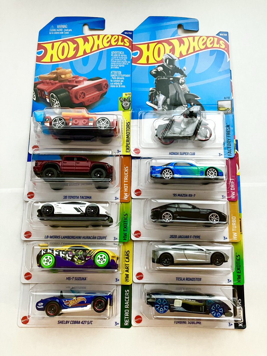 GarageMinicar's tweet photo. 9月発売の #ホットウィール を買ってきました〜
HONDA SUPER CUBは今回が初登場。作り込みが細かい！
MS-T SUZUKAは6年ぶりのベーシックカー登場です！ガンダム？の様なロボットの塗装が面白い🤣
TURBINE SUBLIMEは内装が蓄光素材で出来ていて暗い所で光ります✨
ケンメリとトヨタバンはまた探します！ https://t.co/uj9h4CKjOu