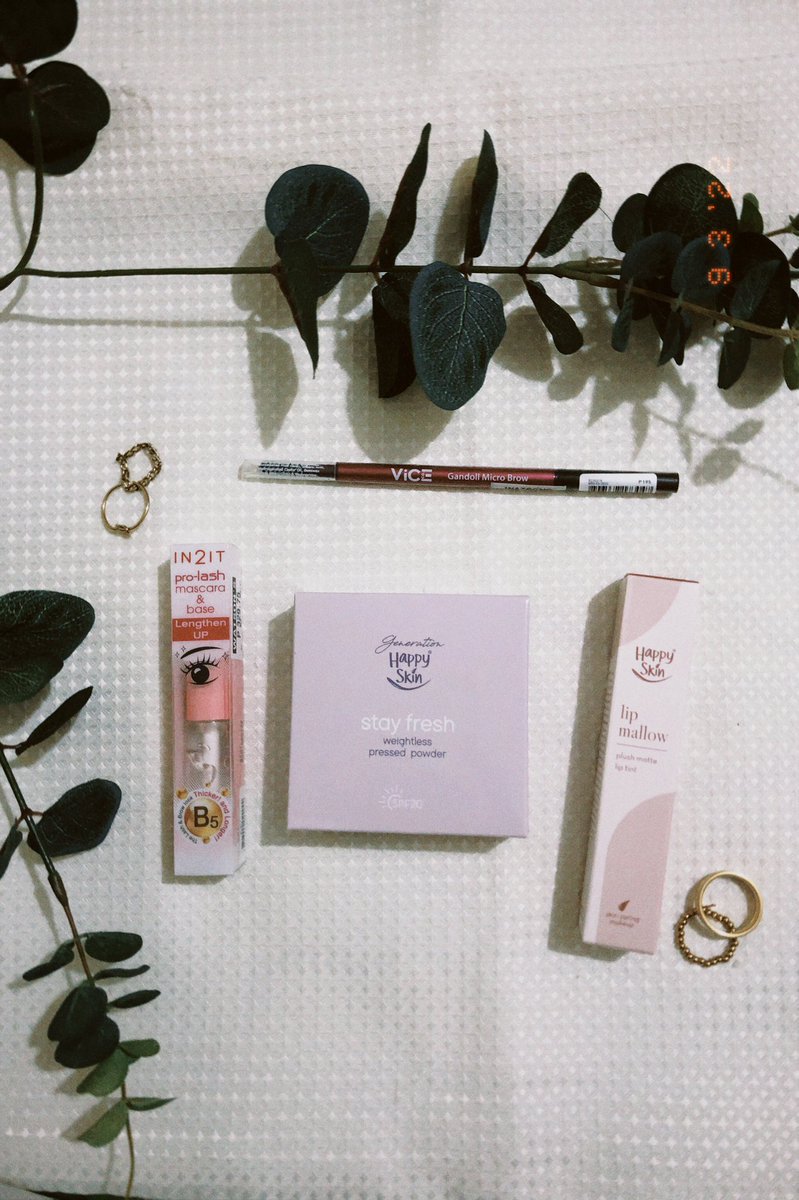miamoncatar's tweet photo. Itβs hard to try to engage yourself to good beauty stuff. π₯² Just bought 4 items but costed me more than 1k. Lol I hope I will not get tired of using this. #tamadproblems https://t.co/qdJI3nowYy