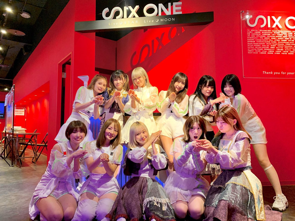 SIXONE_live's tweet photo. 9/3(土)本日の公演は、
『QUEENS 創 what? Tour 2022』
w/ Kolokol

でした！

ツアー初日広島公演SOLD OUT！
キレのあるダンスとカッコい��パフォーマンスと歌声が最高で、素晴らしい初日でした！！🙌✨

お忙しい中素敵なお写真ありがとうございました！！🌈🙇‍♀️

#QUEENS
#Kolokol
#queens創whattour https://t.co/9iiUf7H62h