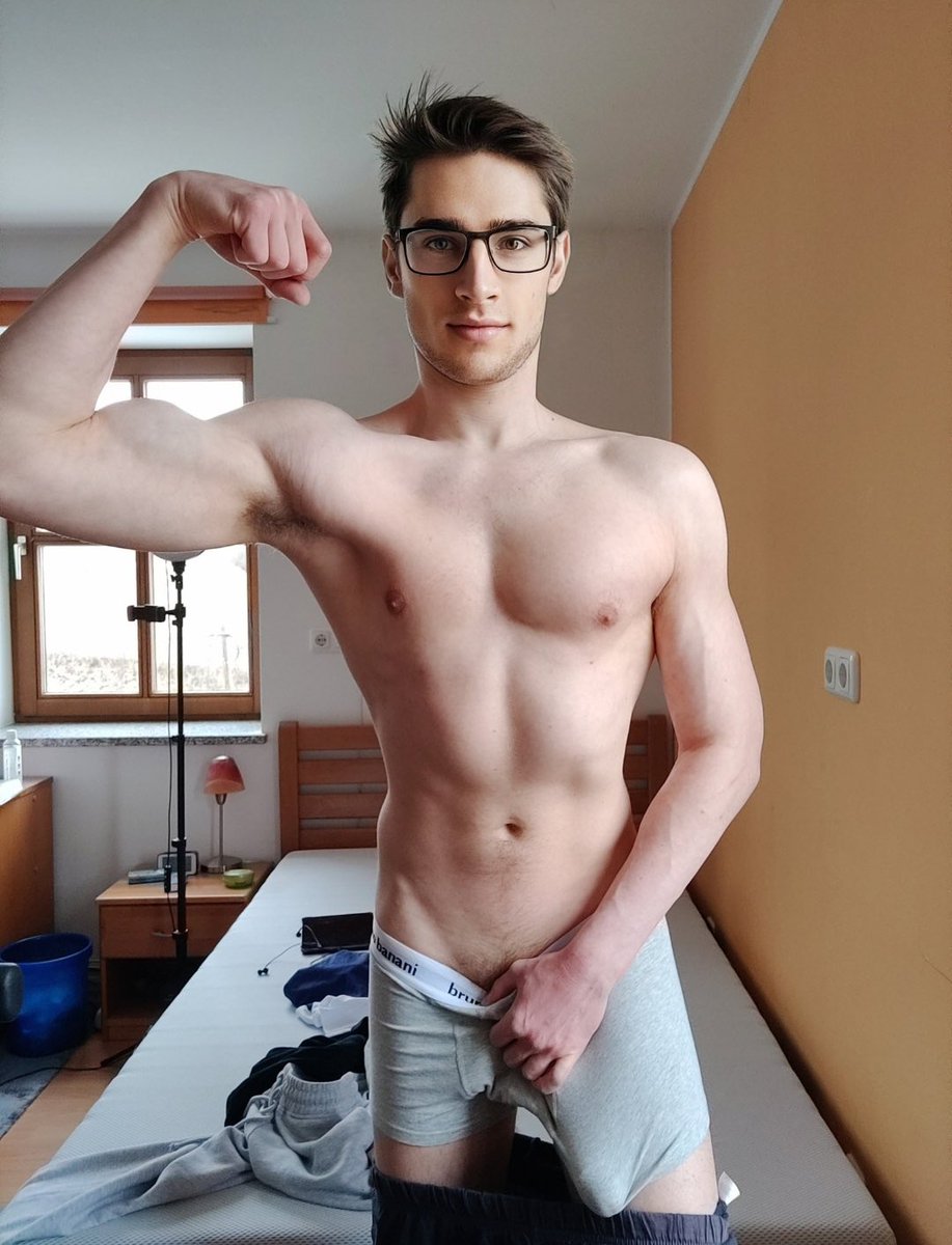 Jonashotguy's tweet photo. RT for more ;) 

https://t.co/GYiPNorHWh https://t.co/17raVHu0I6