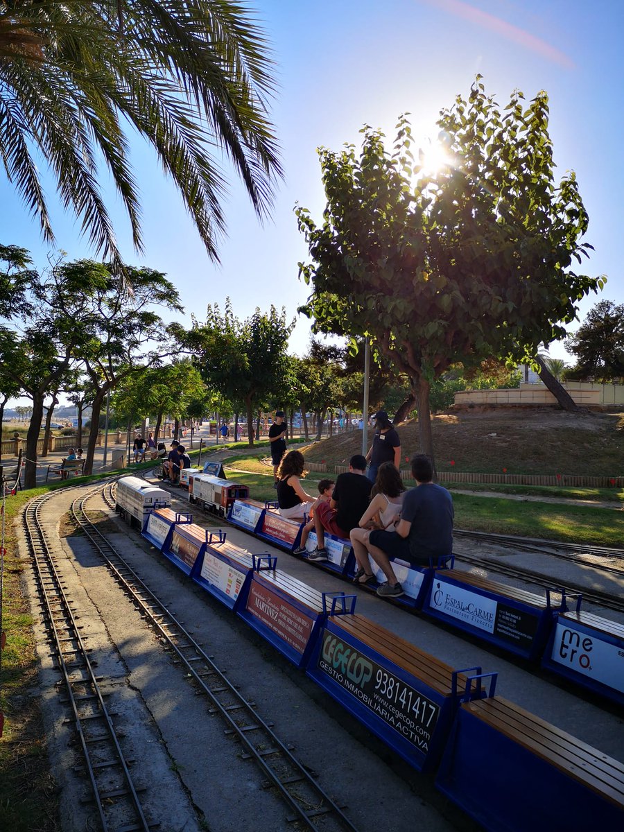 VilanovaTurisme's tweet photo. Atenció famílies ‼️ A partir de diumenge dia 4 de setembre torna el 🚂 Trenet en Miniatura del parc de Ribes Roges de #Vng.

📆 Diumenges d'11 a 14 h

#VilanovaTurisme #afevi #VisitVilanova #BCNmoltmes  #sortirambnens https://t.co/7zsKQJWhSi