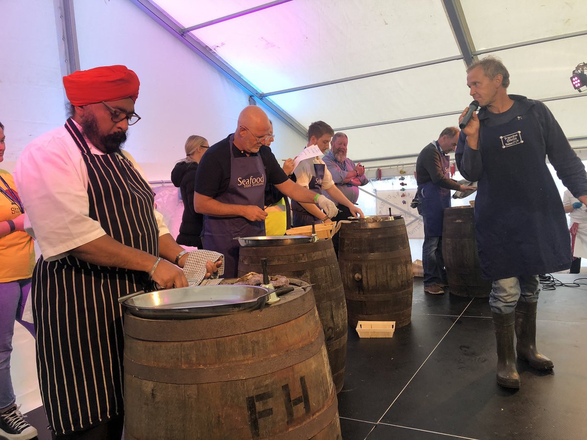 StranraerOyster's tweet photo. Round 2 - Ready, Steady, Shuck!!!

#shuckoff @SeafoodScotland 
#perfectstage @EventScotNews 
#stranraeroysterfestival https://t.co/BwGqzf1ipz