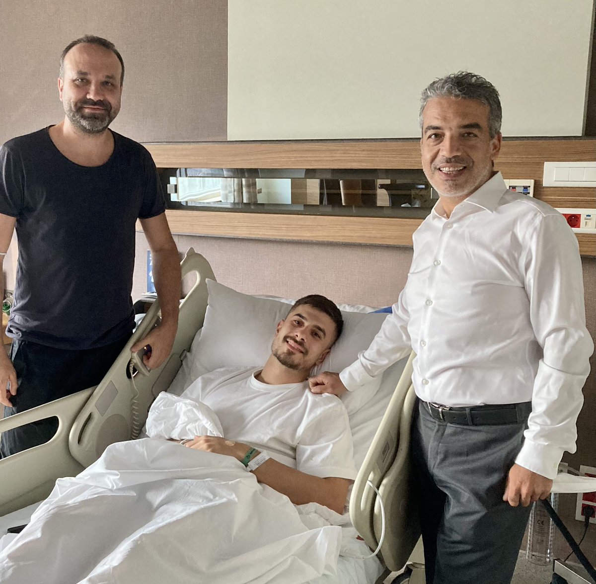 Trabzonspor Kulübü oyuncusu Dorukhan Toköz ( <a href="/DorukhanTokoz/">Doruk</a> ) , Sol diz artroskopik  ön çapraz bağ rekonstrüksiyonu ve dış menisküs tamiri ameliyatı oldu 👍