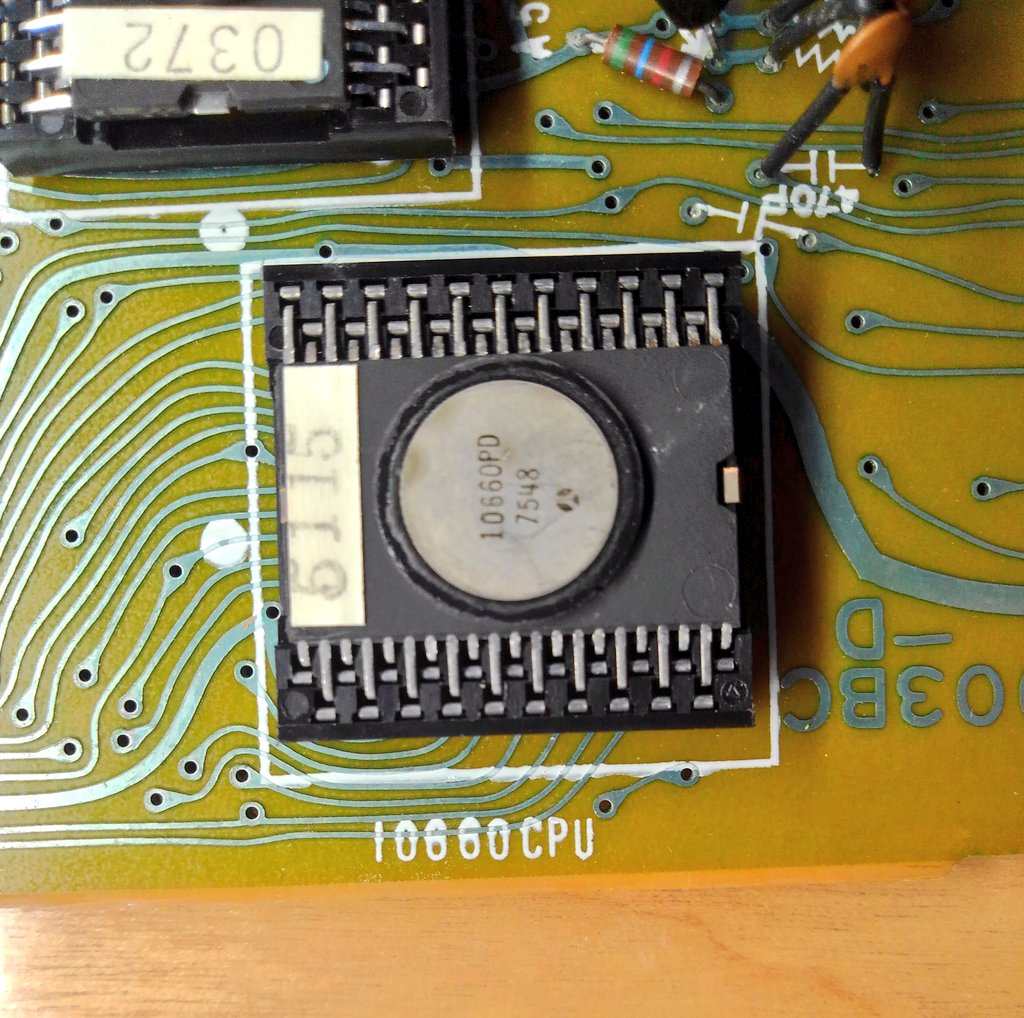 toshitada1973's tweet photo. 何枚かのボードがスロットに挿してあるよ、抜いてみますか・・・CPU発見、PC-1001にもついてたような。産業遺産だね。
#PC3600 #COMPET #10660 https://t.co/s3Z49RZhD7
