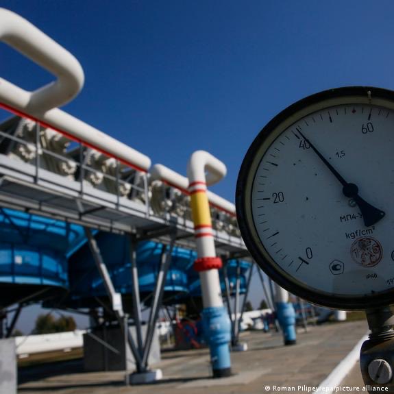 NEXTA on Twitter: "Gazprom supplies gas to European countries in ...