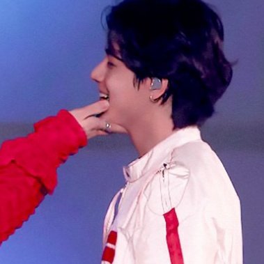 kookvdaiIy's tweet photo. underrated taekook moments,

a thread bcs i miss them. https://t.co/ORR6G9he8P
