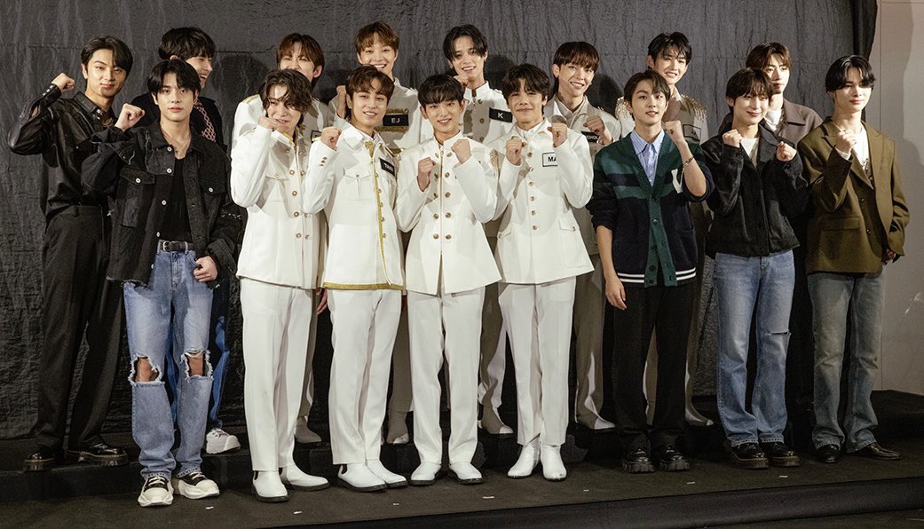 Ktwt_'s tweet photo. “I’ll try harder and I hope to come back and stand next to Enhypen.” -K 

not anyone could understand how this photo means to us. he really made it happen!! crying and rolling #andTEAM https://t.co/oMxH9tPjgY