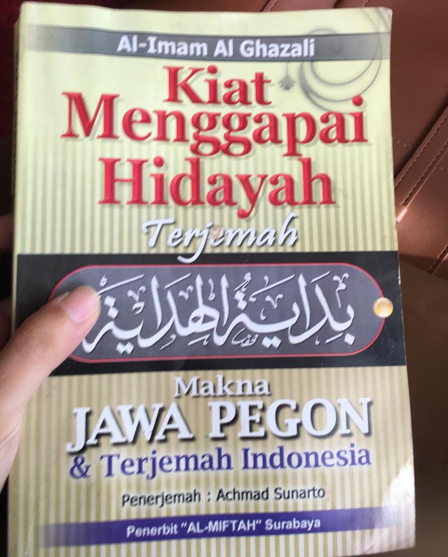 danianurfadhila's tweet photo. Ahad burdahan dan ngaji rutin bersama Ustadzah Syarifah Sania Muthohar kitab bidayatul hidayah https://t.co/ZM2YNRGIe1