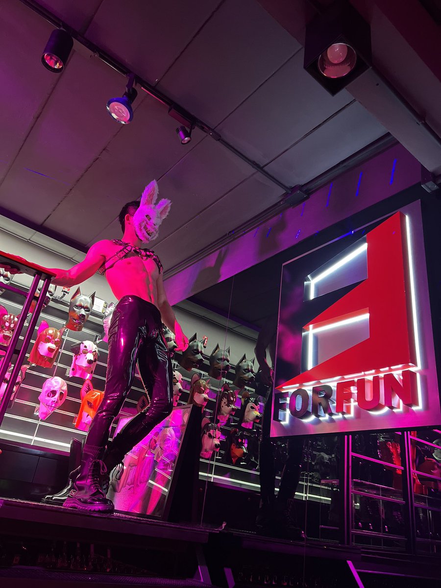 RabbitZ06's tweet photo. See ya to night in the @forfunbangkok 

FORFUN SOCIAL NIGHT #10

🐰 @RabbitZ06 🐰

ใครมาบ้าง เม้นหน่อยยยยย 🤗🤗🤗

แล้วเจอกันครับ 🐰 💋 https://t.co/AbSIYDMTTc