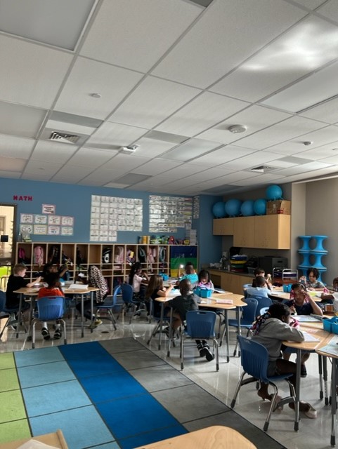 Billingsley_ES's tweet photo. Mrs. Harrison's Class earned a reward of
Flashlight Friday Reading. @TishaHarrison20 #FlashlightFun
#ReadingReward https://t.co/tpl8jUfR1c