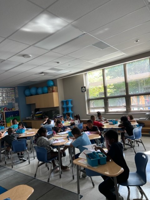 Billingsley_ES's tweet photo. Mrs. Harrison's Class earned a reward of
Flashlight Friday Reading. @TishaHarrison20 #FlashlightFun
#ReadingReward https://t.co/tpl8jUfR1c