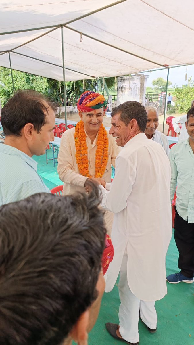 BanshidharBajya's tweet photo. आज क्षेत्र के सरगोठ में सामाजिक कार्यक्रम में शिरकत करते हुए।
#Sargoth
#BJP_Khandela
#Banshidhar_Khandela https://t.co/RdQvNGqWLj