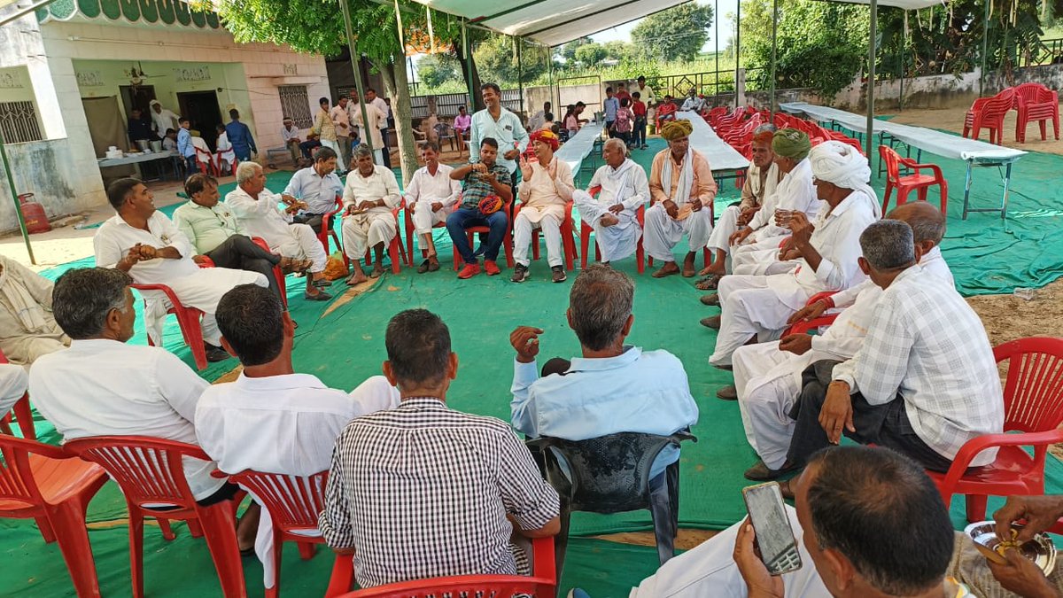 BanshidharBajya's tweet photo. आज क्षेत्र के सरगोठ में सामाजिक कार्यक्रम में शिरकत करते हुए।
#Sargoth
#BJP_Khandela
#Banshidhar_Khandela https://t.co/RdQvNGqWLj