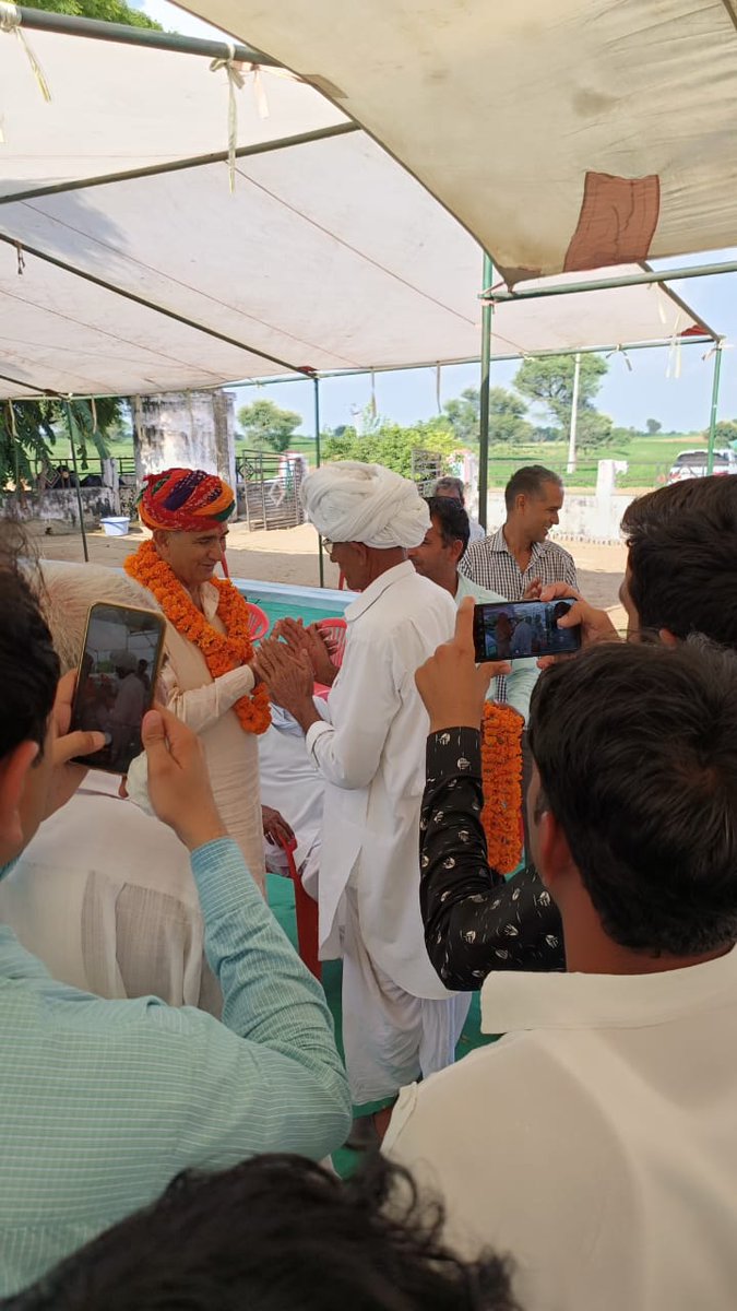 BanshidharBajya's tweet photo. आज क्षेत्र के सरगोठ में सामाजिक कार्यक्रम में शिरकत करते हुए।
#Sargoth
#BJP_Khandela
#Banshidhar_Khandela https://t.co/RdQvNGqWLj