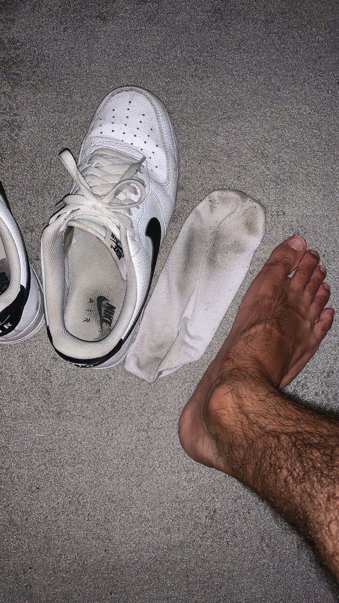 6Nikeboy's tweet photo. Taking my sweaty af1 after party🥵😈
Who dares? https://t.co/wPqpM6rXc1