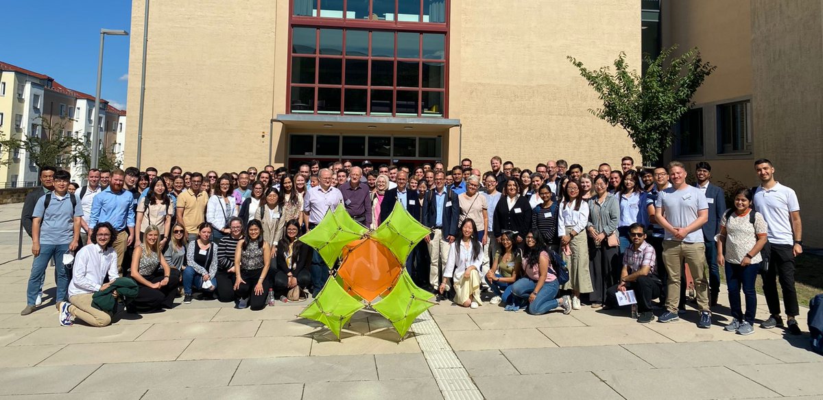 YIS4MOF's tweet photo. 📸 Connections in chemistry and connections in community! #YIS2022 #MOF2022 https://t.co/qdpX1jFa9K