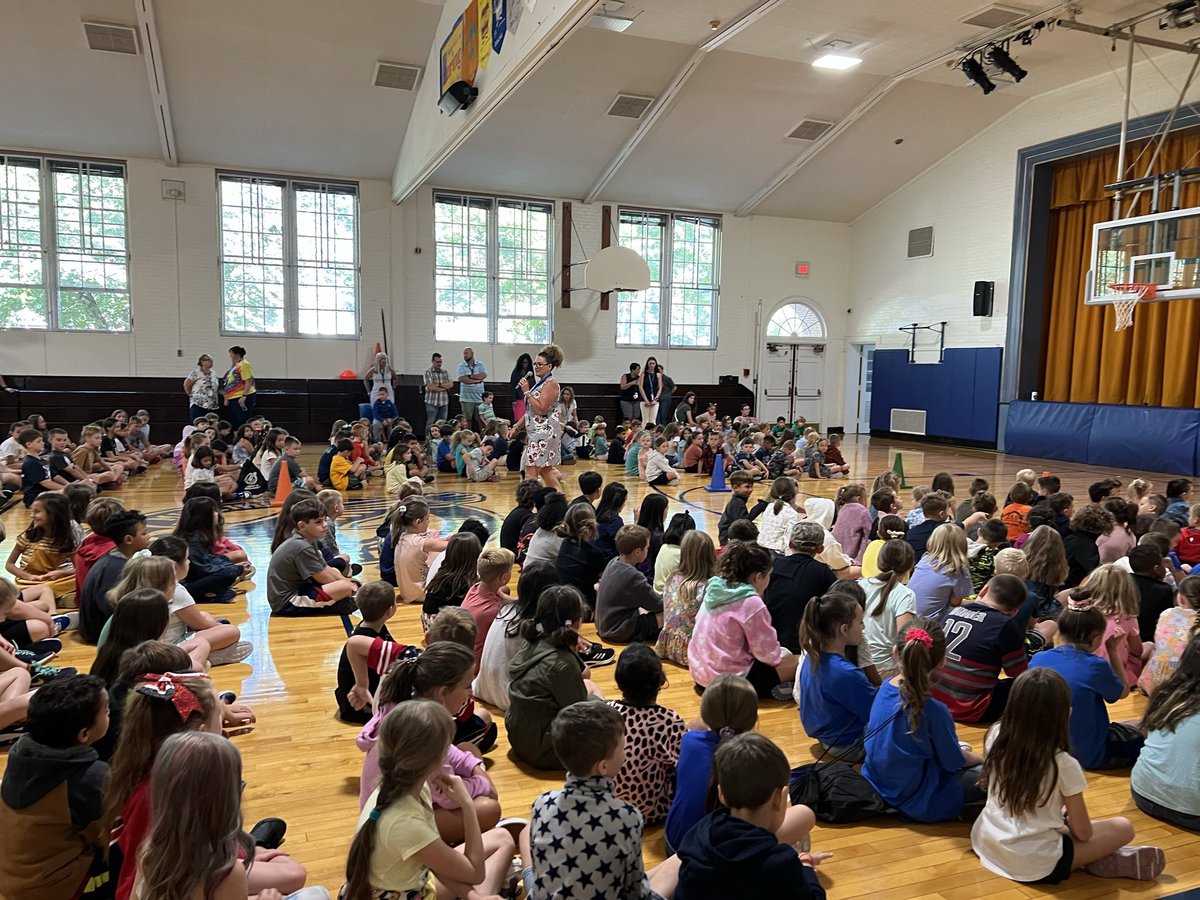 MitchellReg14's tweet photo. Back to school! Let’s make this a great year MES! https://t.co/m7WPy7h8c6