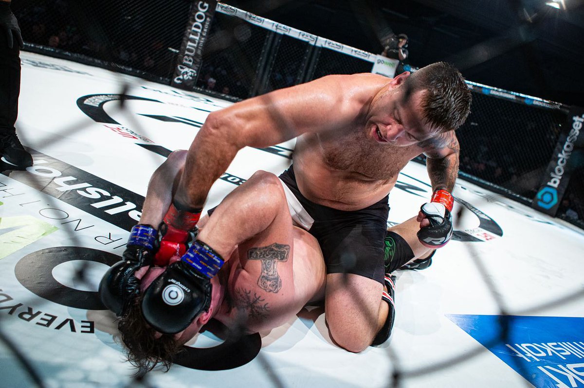 FightScoutApp's tweet photo. In the past #FCRMMA event powered by #FightScoutApp, 21 year-old Bernardo Sopai got the #FCR bantamweight champion belt #andnew among many other action-packed #fights.
#fcrstockholm #fcr13 #fcrmma #fightclubrush #ufcfightpass #mma #mmasverige #mmasweden #mixedmartialarts #sweden https://t.co/nOtT8aZapF