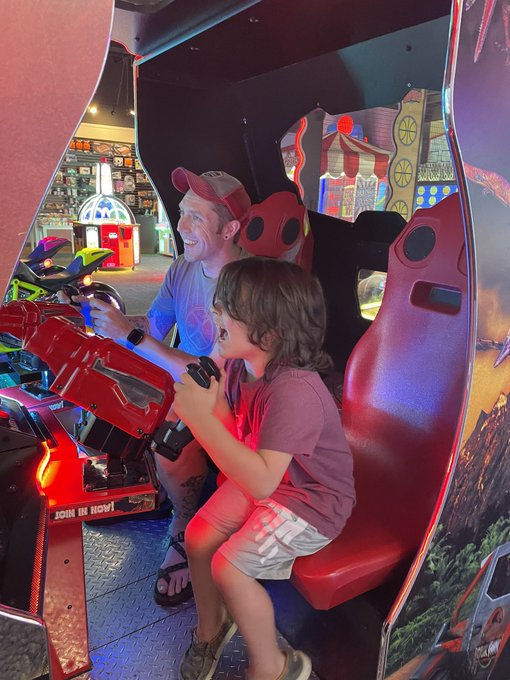 Love of gaming runs in the family ❤️💕 https://t.co/2anudwFopT<a href="/tag/art"class="tags"><span>#art</span></a><a href="/tag/painting"class="tags"><span>#painting</span></a><a href="/tag/mentalhealth"class="tags"><span>#mentalhealth</span></a><a href="/tag/iwillwin"class="tags"><span>#iwillwin</span></a>