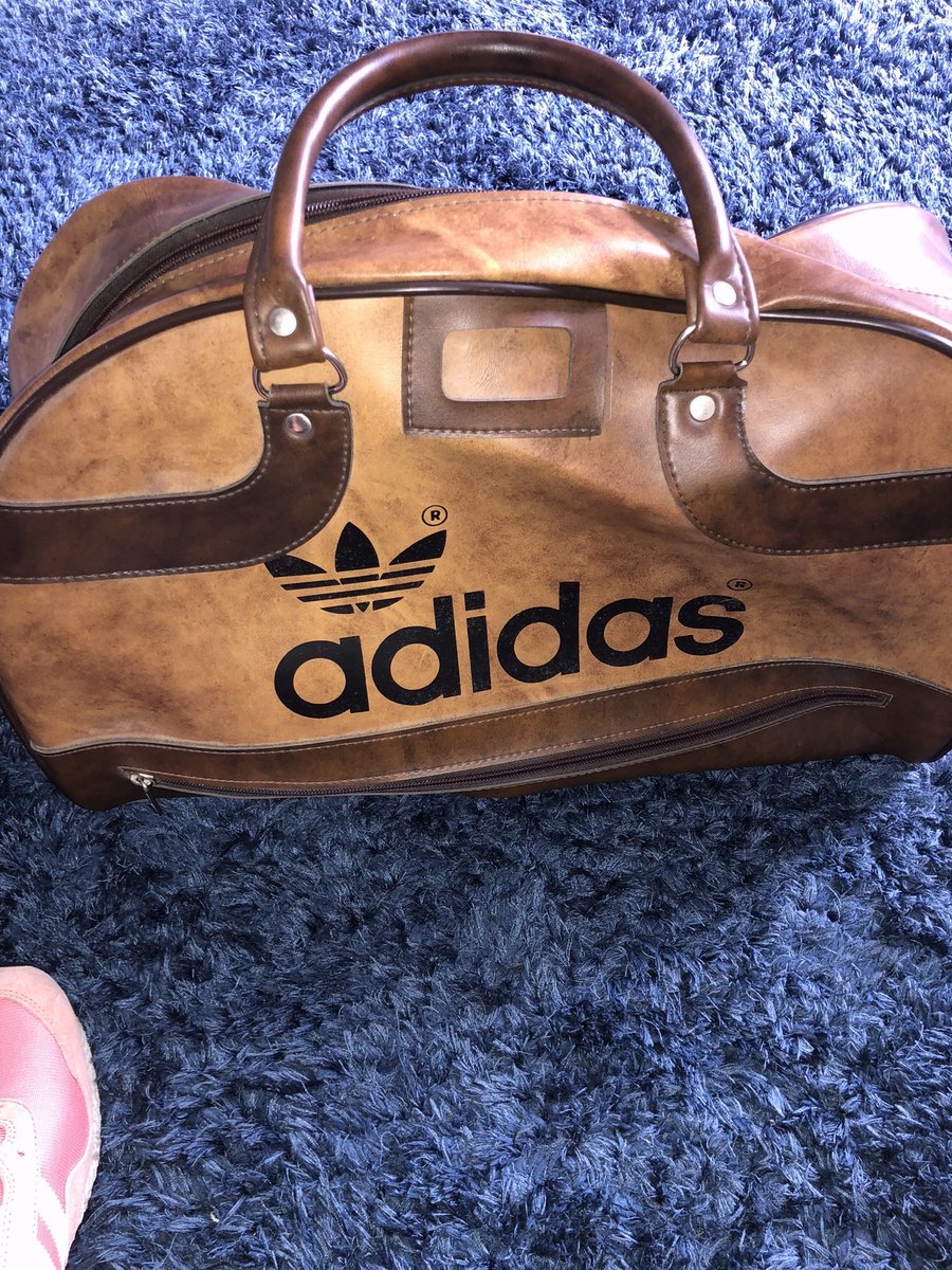 connersofficial's tweet photo. £18 from charity shop.. I feel like @AlanShepo69 😂😂 #adidas #peterblack #Adifamily https://t.co/Hw8daMjuDy