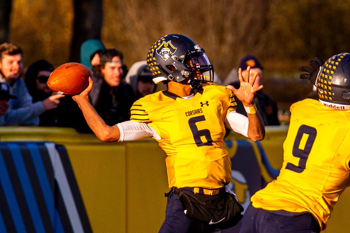 PreGameFB's tweet photo. Featured game of the week UMass Dartmouth Vs Husson D3 Football Saturday! #d3fb https://t.co/ND9zA5RHUs