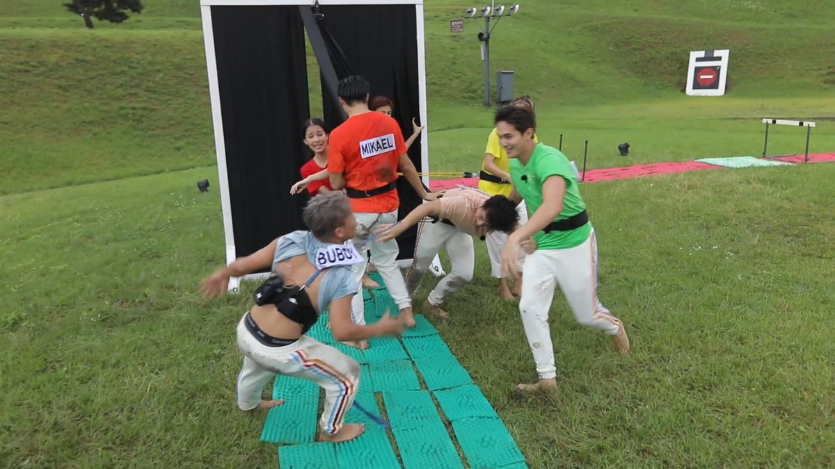 GMARunningManPH's tweet photo. HOYYYY! Ang dami kong tawa dito! 🤣 LIPAD, BUBOY! 🕊

#RunningManPH https://t.co/KGtQcfTLWa