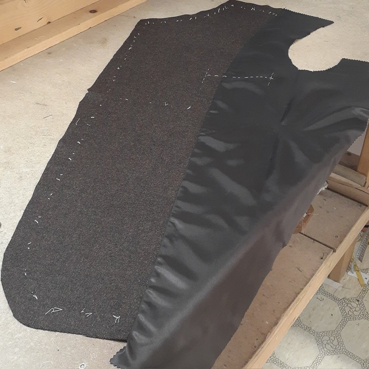 Josef36852203's tweet photo. The linings are ready to be put in
#bespoketailoring #vintagestyle #vintage #vintagetailoring #customclothing #singlebreasted #suitup # https://t.co/aoDEQTG6Zn