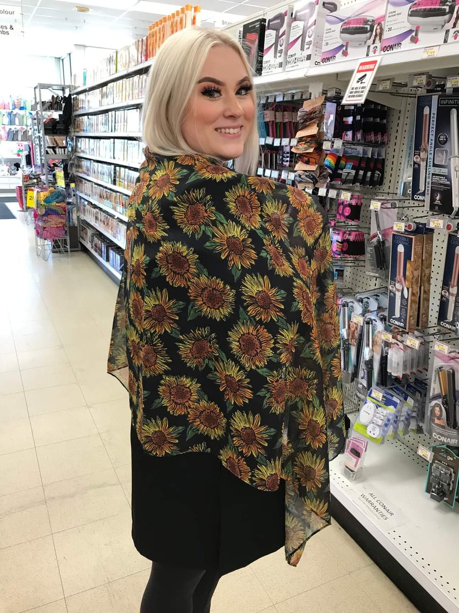 MacQuarriesPS's tweet photo. NEW !!
Fall scarves !
They are beautiful😍
Find your favorite & bring on your inner fashionista !
#fallscarves #dressyscarves #ladieswear #pharmasave https://t.co/c4KnF6Z0kI