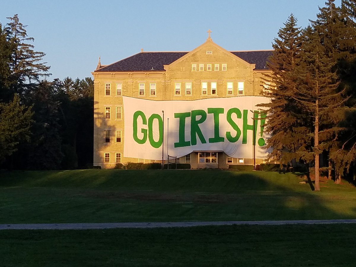 It's finally a rock CFB and wake up the echoes #NotreDame game day, folks!
#GoIrish ☘ #BeatBuckeyes