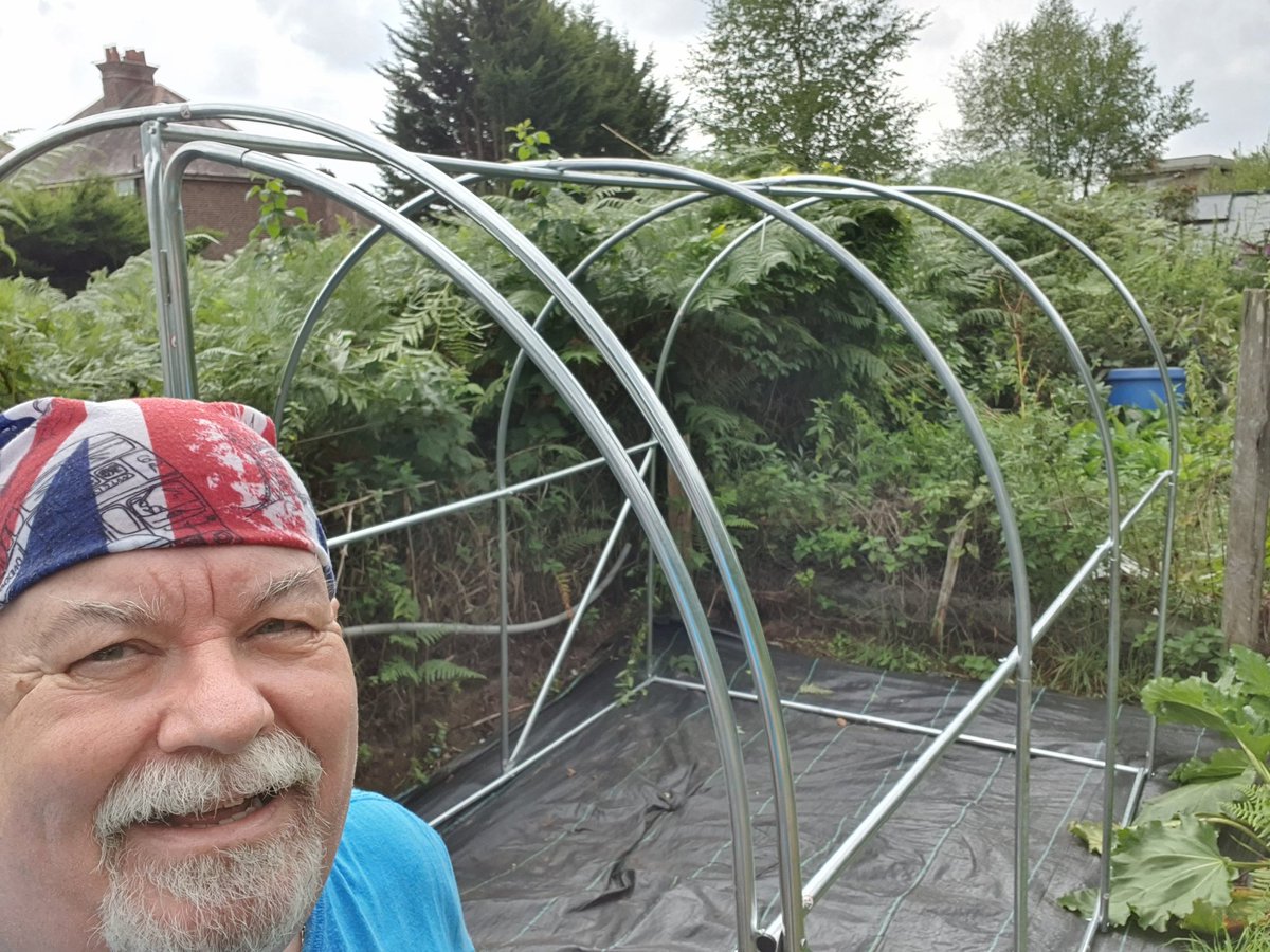 G4CFS's tweet image. No walking today just still getting exercise outdoors putting up a polytunnel at my allotment.

#getoutside #osmaps #OSChampion @OSleisure