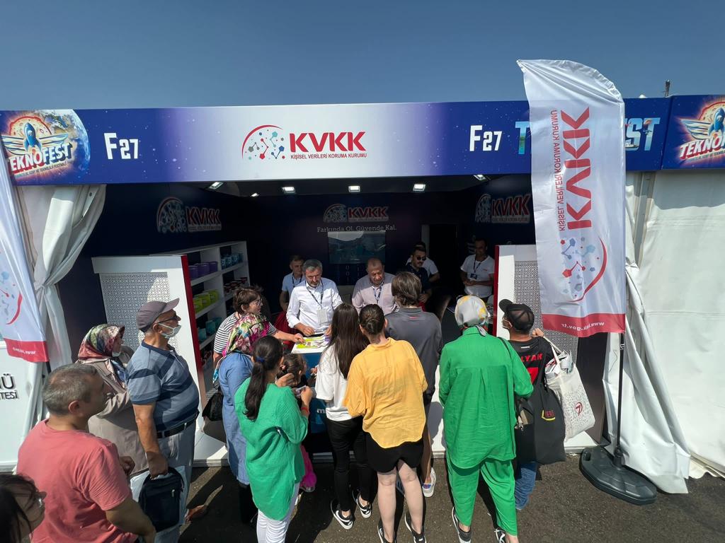 #TEKNOFESTKARADENİZ🌊rüzgarı esmeye devam ediyor! Kurum Başkanımız Prof. Dr. Faruk BİLİR ile Kurum İkinci Başkanımız İsmail AYDIN, <a href="/teknofest/">TEKNOFEST</a>'e katıldılar.