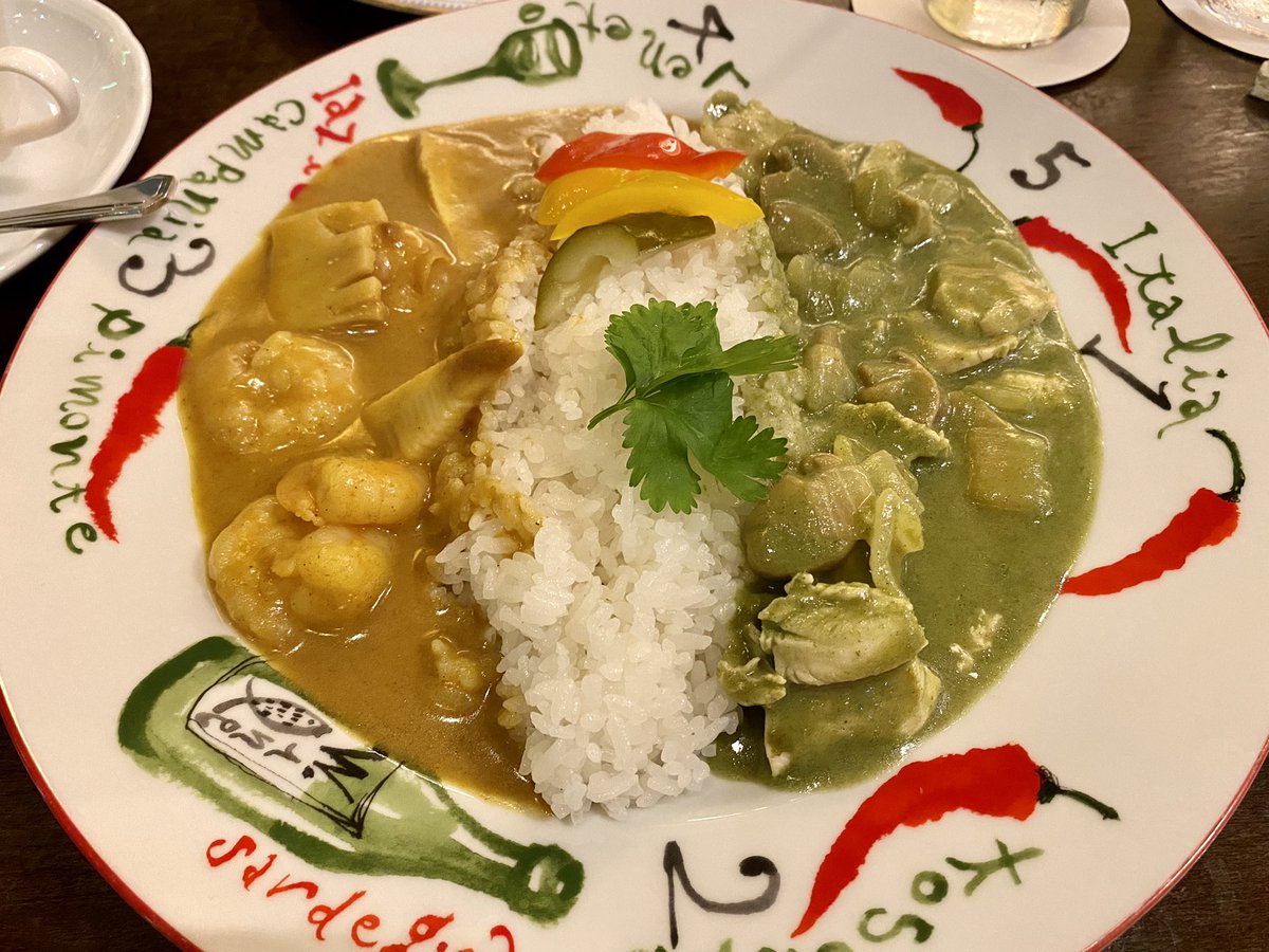 pidapu's tweet photo. cafe dining PATIOさん
小エビのイエローカレー&チキンのグリーンカレー(サラダ・スープ付)
食べ終わった時ライスが足りない!と思うほど具沢山で程よいスパイシー✨
美味しかった〜😆👍
#cafedining PATIO
#ホテルキャッスル山形
#美味しいもの食べよう https://t.co/2WgGRKWkE6