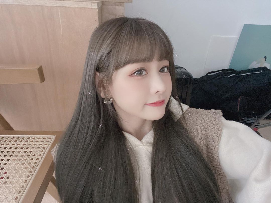 左臉🐷
-
染了一個冬季感的霧霧深色✨
莉娜還幫我做了護髮( ⸝•ᴗ•⸝)♡
上次漂了頭髮髮質還是很好
好多人問我怎麼保養頭髮的
94來找莉娜護髮啦 嘻嘻❤️
染髮護髮