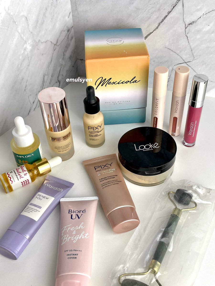 emulsyen's tweet photo. ✨ GIVEAWAY SUPER GIFT BOX SPECIAL 20K 😆✨

• follow me @emulsyen 
• rt &amp; like tweet ini
• rt &amp; like tweet yang aku qrt di bawah
• reply “semangat ijaa!”

gausaah reply bukti screenshot gapapaaa kok!! GA end tanggal 8 yaa😋 good luck!🤍 https://t.co/6JkZNlMnnp