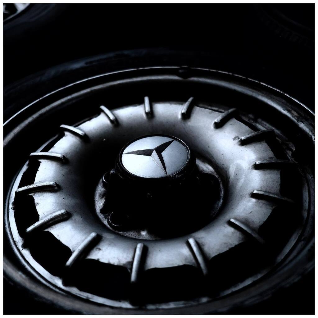 niioka_tw's tweet photo. @GAR.
#garageakasaka #garage #car #oldcar #mercedesbenz #280s #carrepair #streetphotography #photography #fujifilm #fujifilm_xseries #fujinon #xpro3 #xf23mmf2rwr https://t.co/4y659as8oT https://t.co/ZPcAAhuNcw