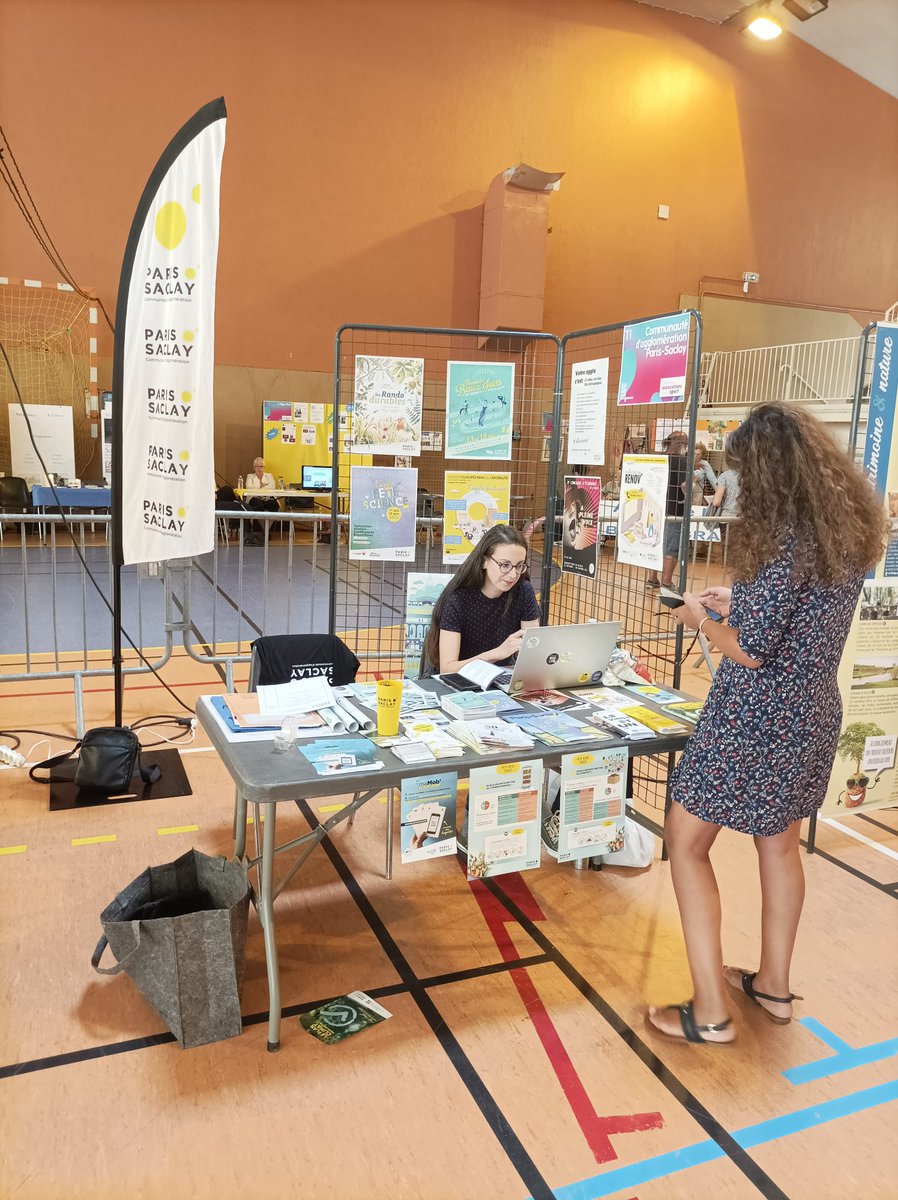 MobParisSaclay's tweet photo. ℹ️ On vous attend au forum des associations de @longjumeau avec @agglopariSaclay.
On vous renseigne sur votre mobilité, vos navettes, #MaMob, le vélo, mais aussi vos mediathèques, vos conservatoires, la transition énergétique.
Venez nous voir 👋 https://t.co/aJWO0ie0jO